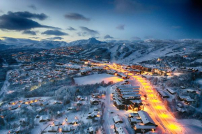 Ideal Base for Exploring 2 Bedrooms & Balcony Beitostølen